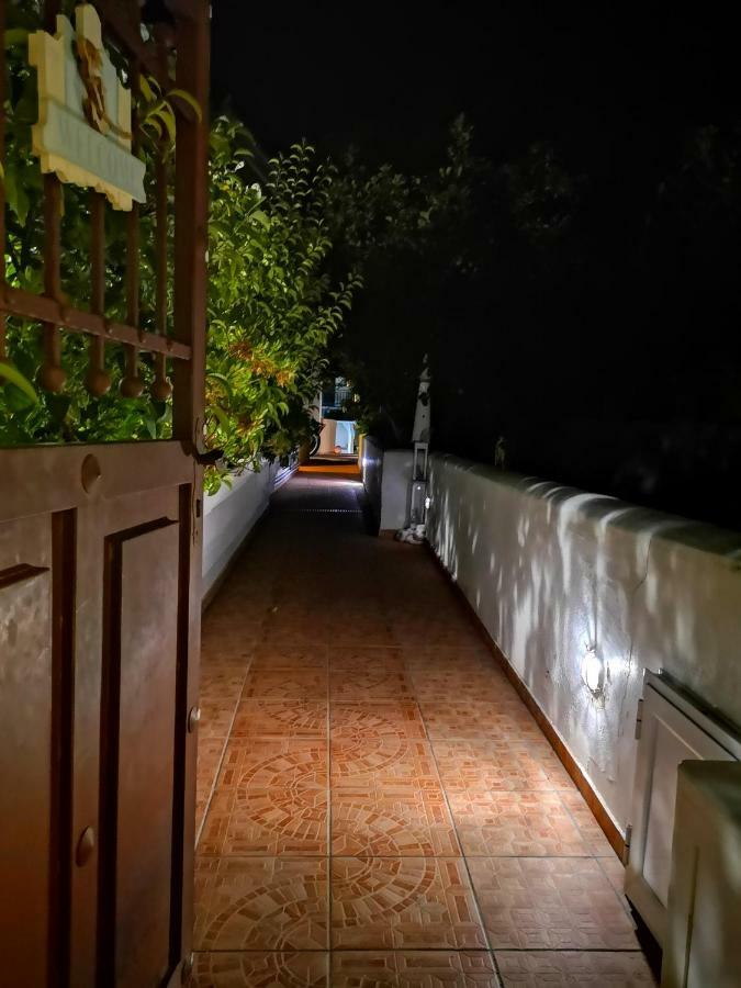 Spetses Center Comfy Apartment Ngoại thất bức ảnh